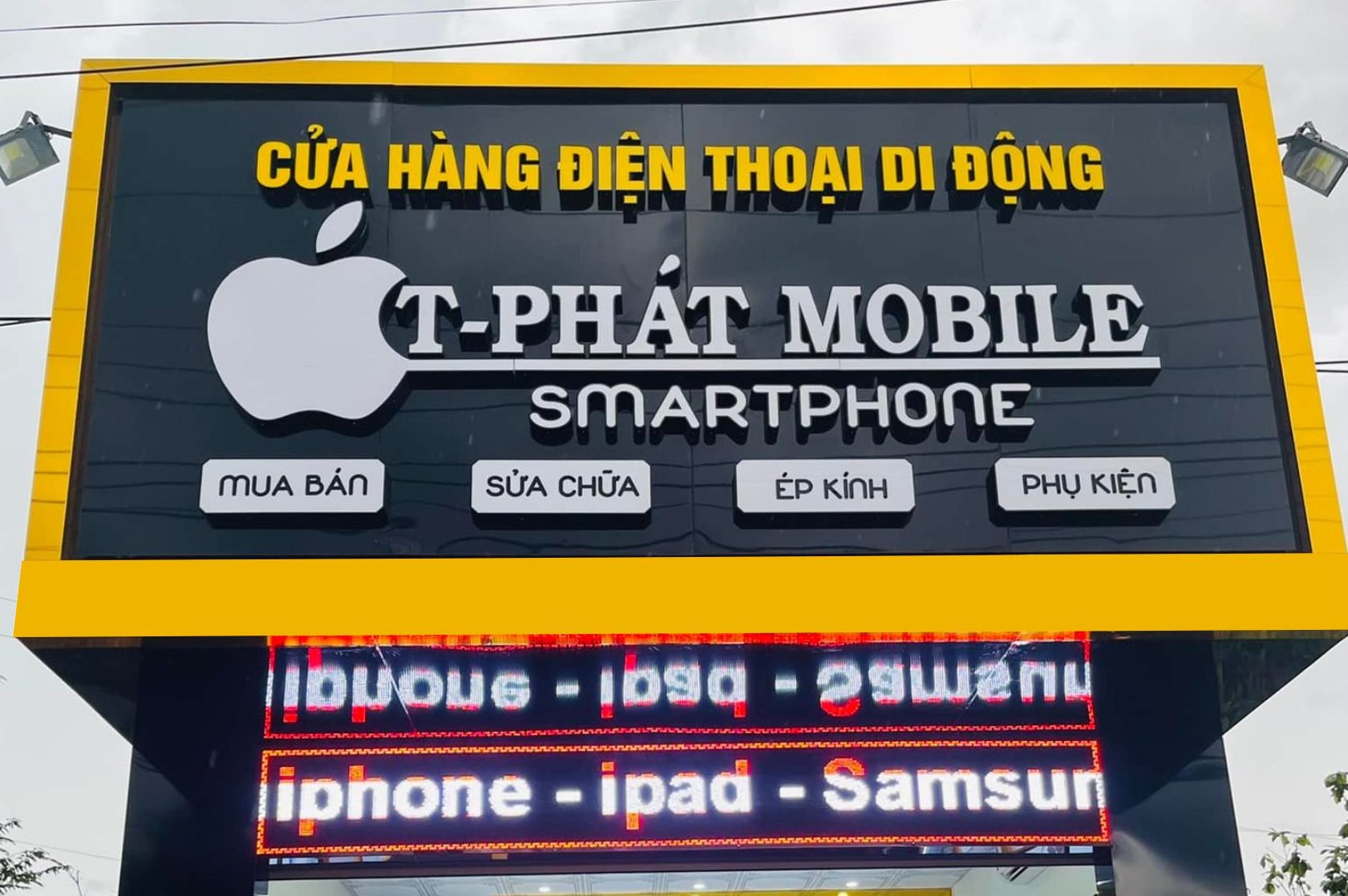 Bảng hiệu cửa hàng phụ kiện điện thoại Tp.hcm